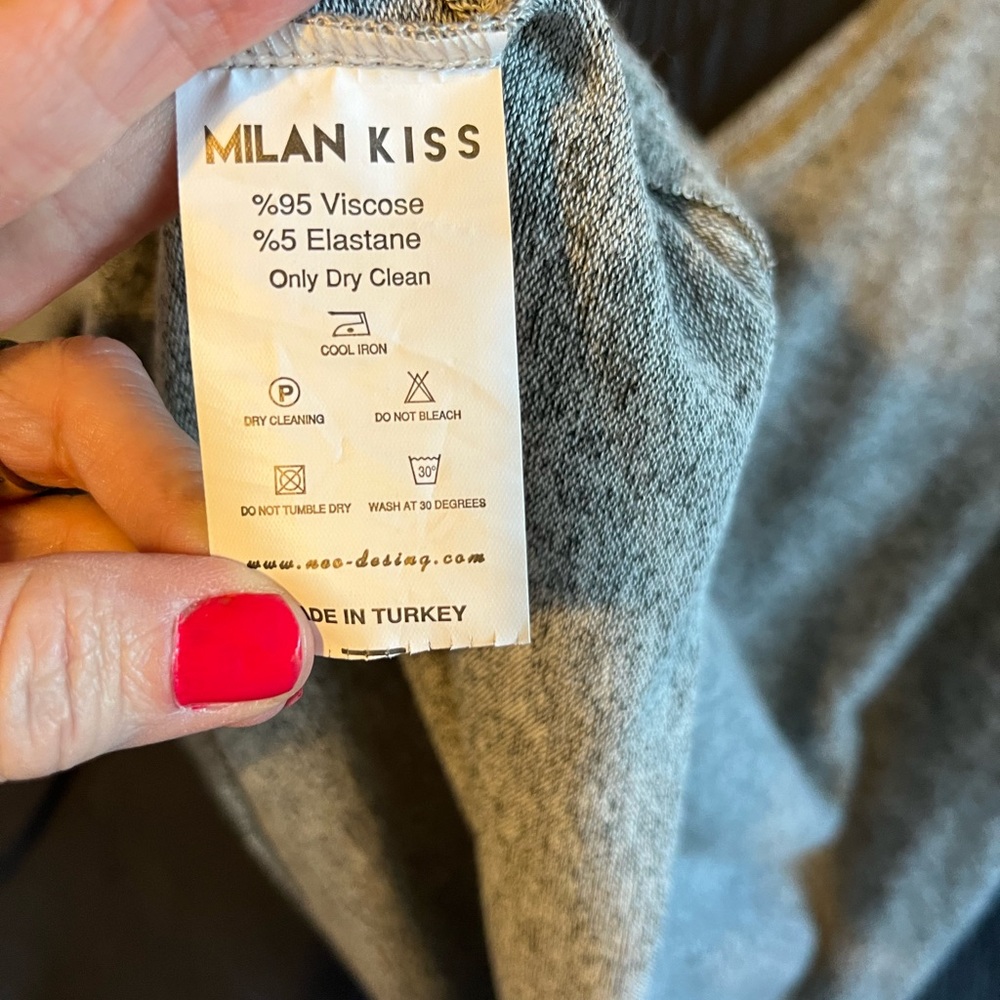 NWT CUTE MILAN KISS BLING COLD SHOULDER SHIRT SIZE LARGE - Picture 4 of 5